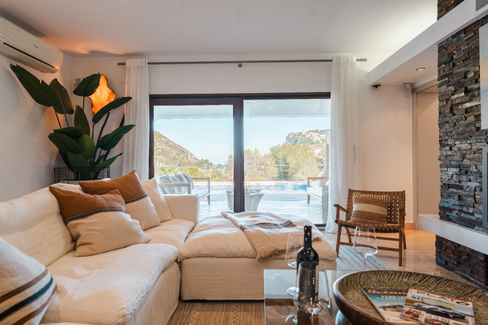 Beautiful Ibicenco Style Villa with Sea Views for Sale in Moraira