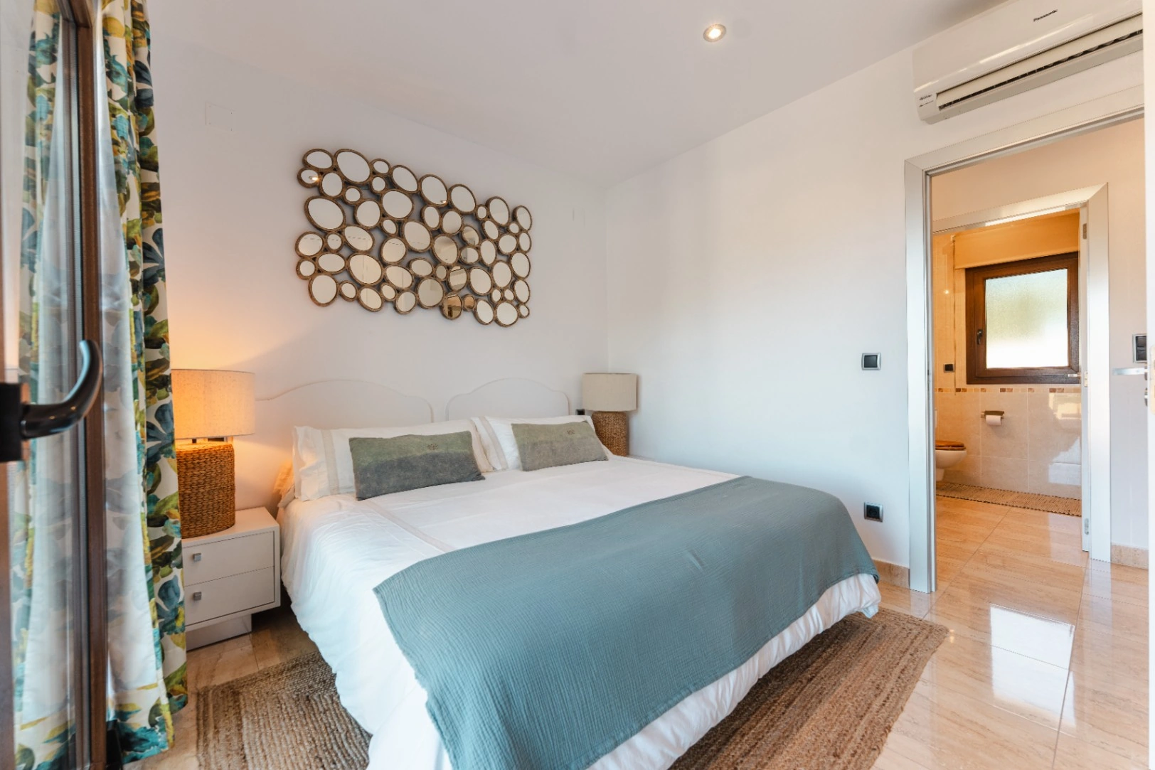 Beautiful Ibicenco Style Villa with Sea Views for Sale in Moraira