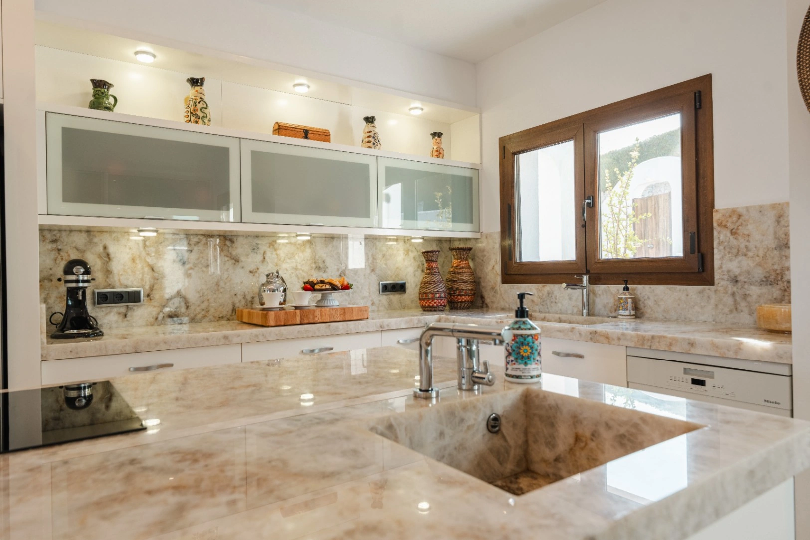 Beautiful Ibicenco Style Villa with Sea Views for Sale in Moraira