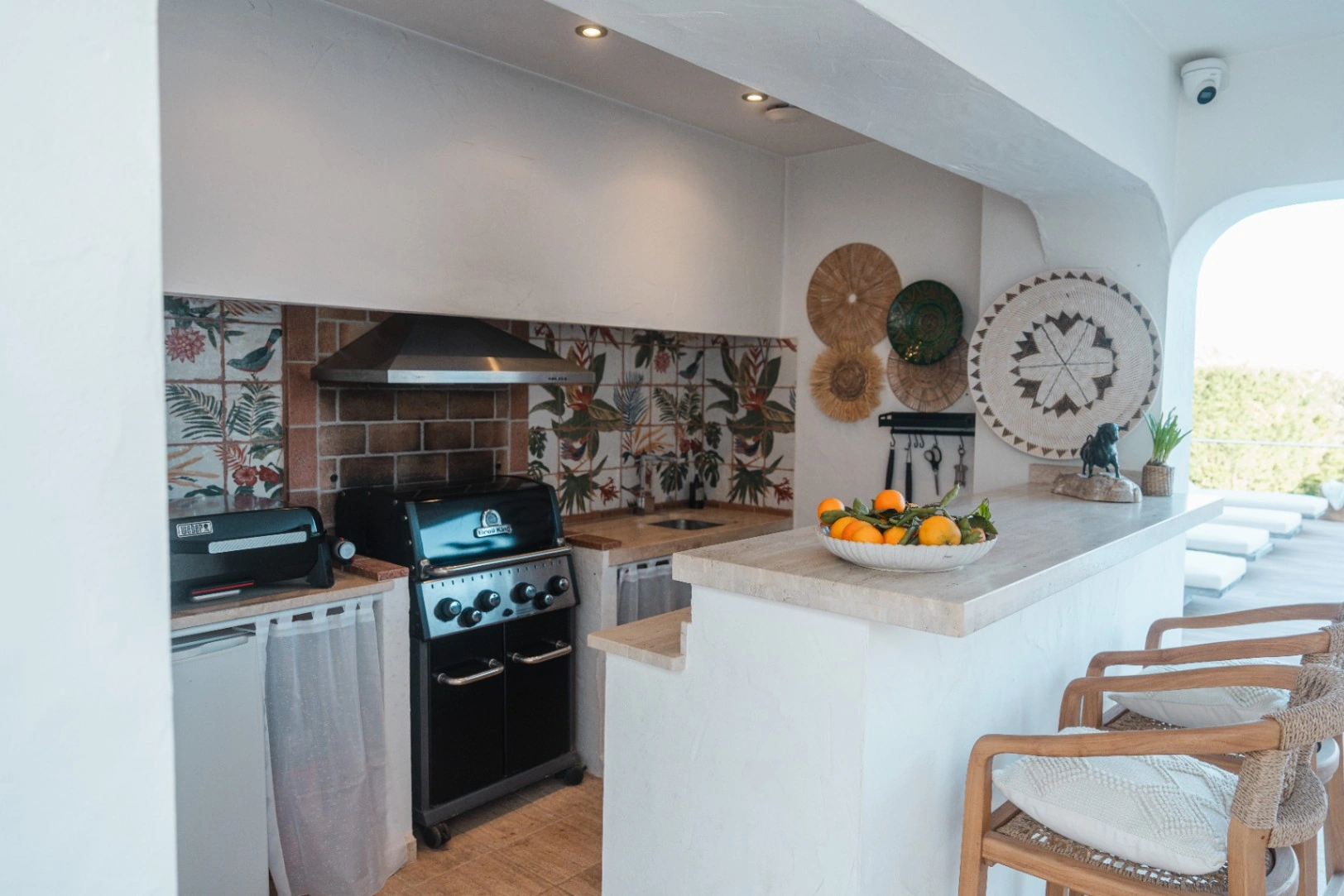 Beautiful Ibicenco Style Villa with Sea Views for Sale in Moraira