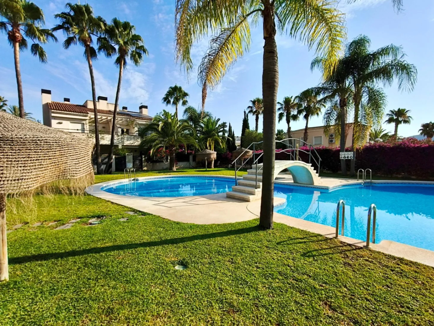 Reihenhaus mit Garten und Pool in ruhiger Wohnanlage in Moraira