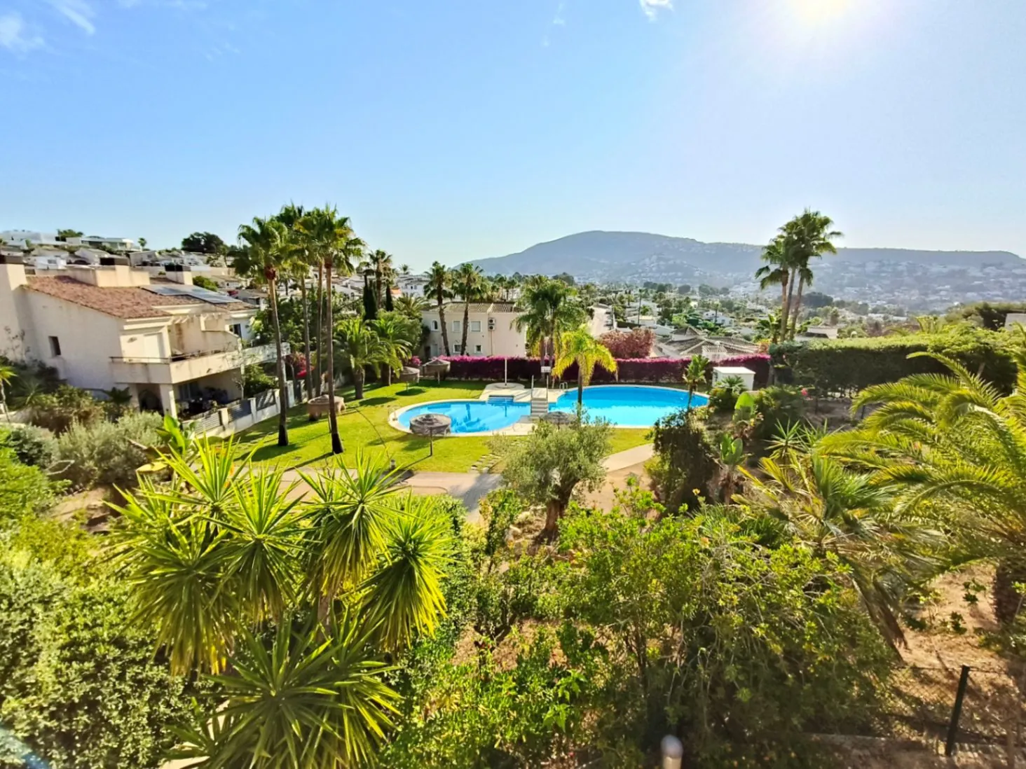 Reihenhaus mit Garten und Pool in ruhiger Wohnanlage in Moraira