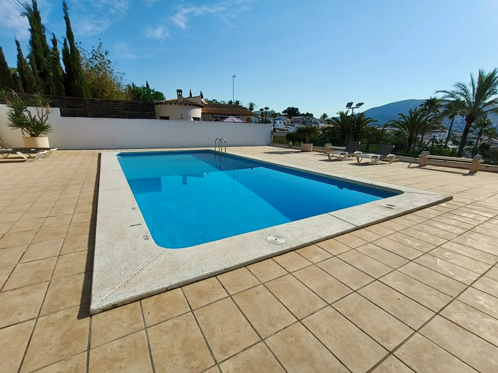 Reihenhaus mit Garten und Pool in ruhiger Wohnanlage in Moraira