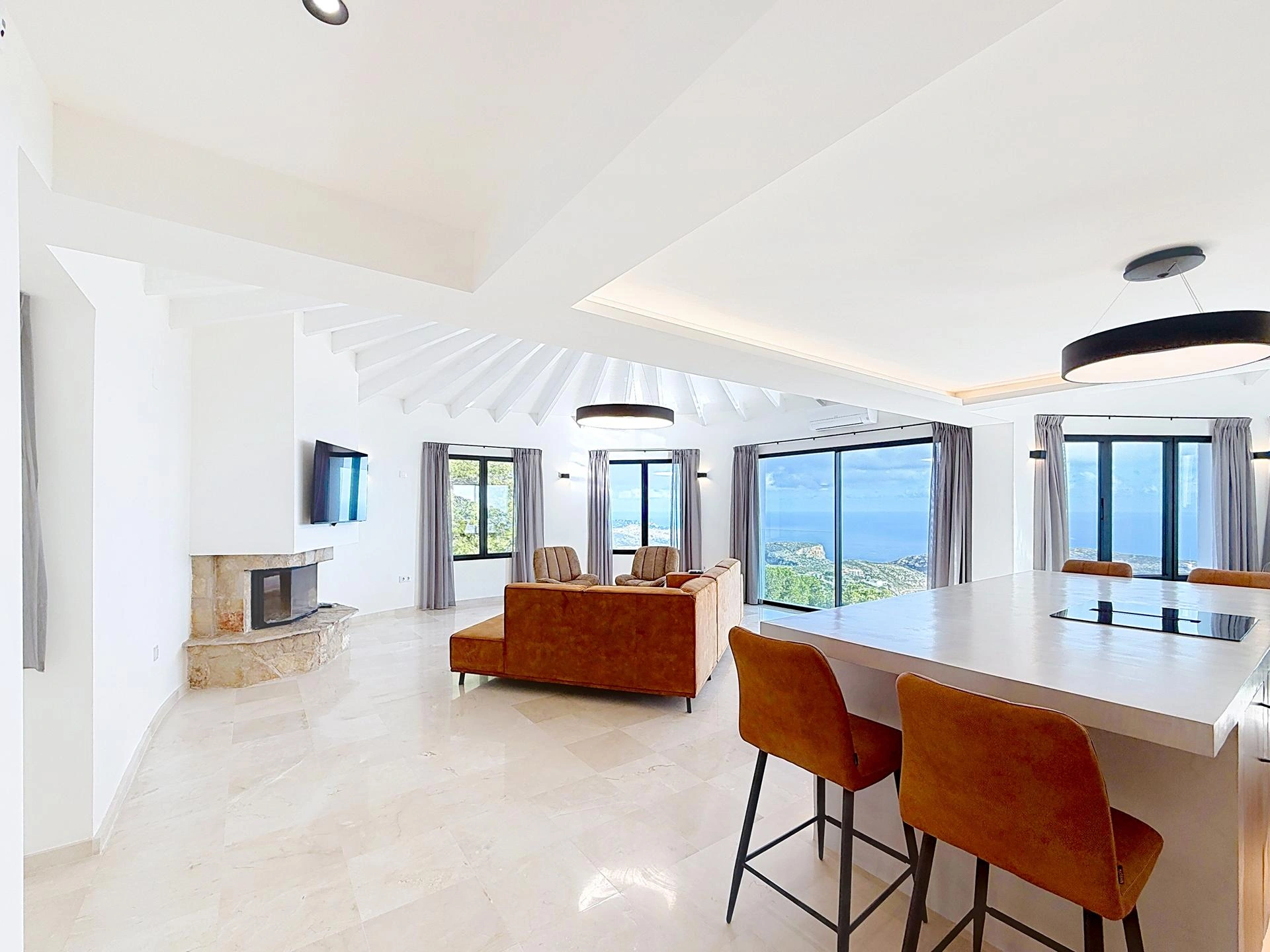 Cumbre del Sol villa renovated with panoramic sea views
