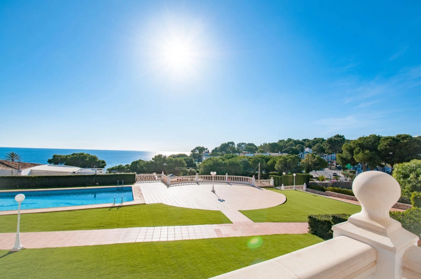 Frontline apartment with sea view for sale in Platgetes, Moraira