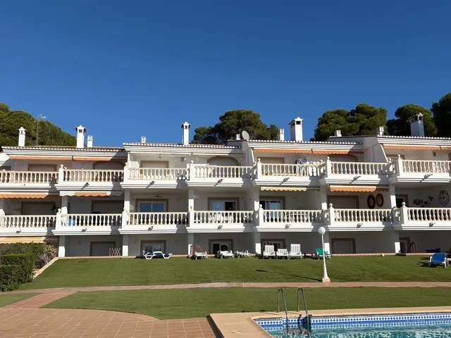 First line apartment with sea view for sale in Platgetes, Moraira