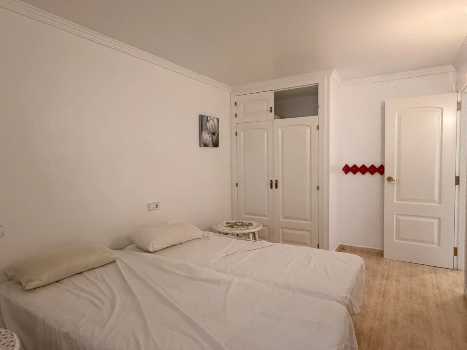 First line apartment with sea view for sale in Platgetes, Moraira