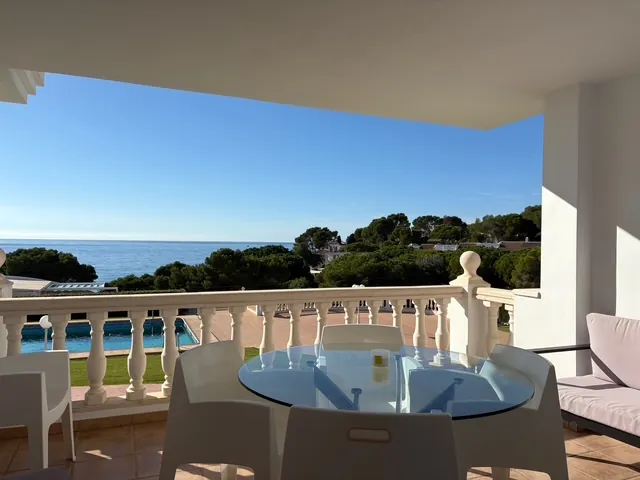 Frontline apartment with sea view for sale in Platgetes, Moraira