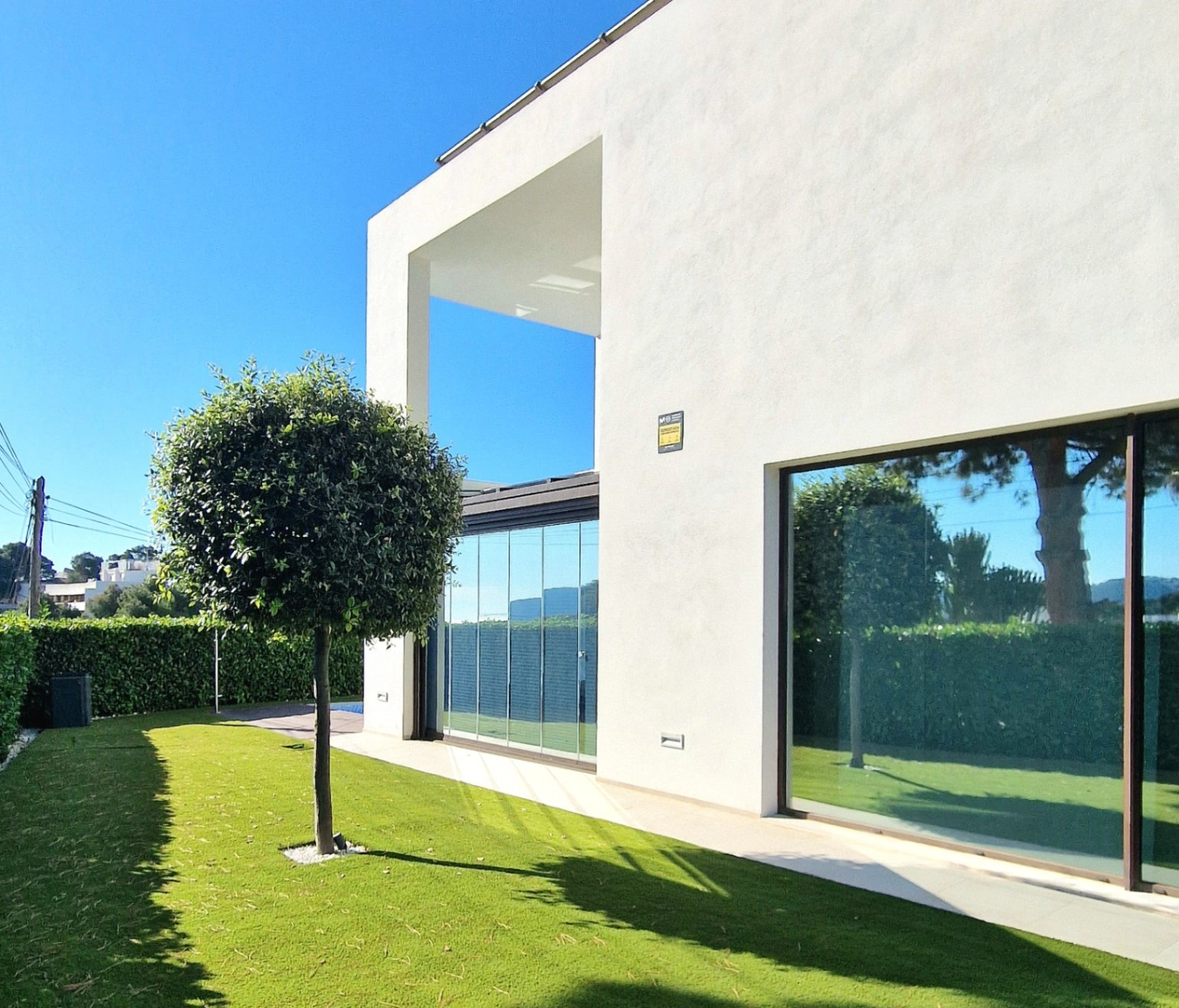Walk to town and beach villa for sale in La Cometa Moraira