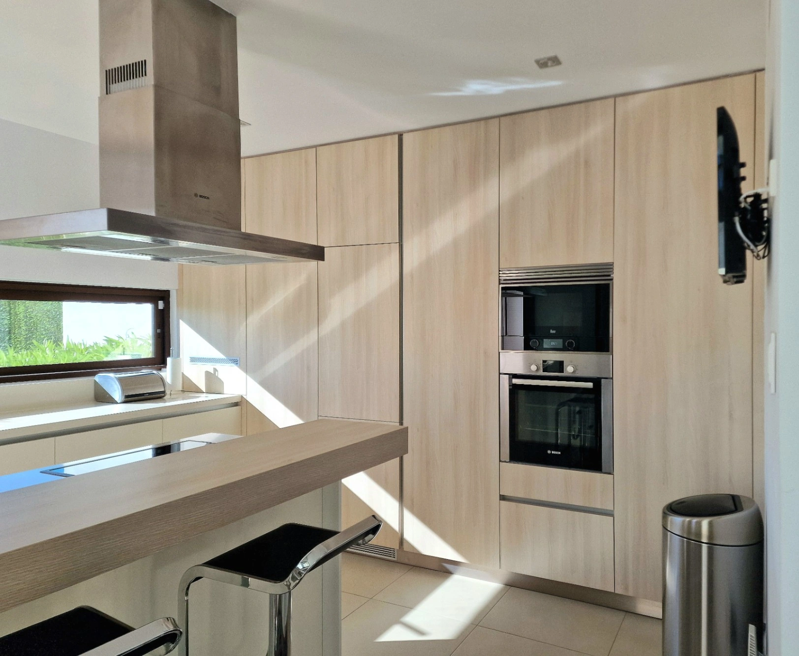 Walk to town and beach villa for sale in La Cometa Moraira