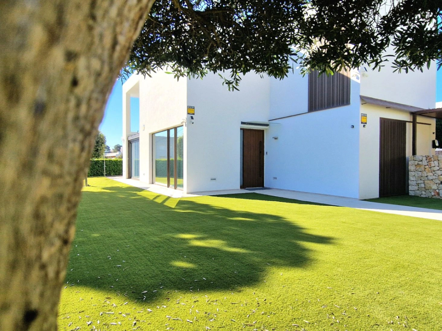 Walk to town and beach villa for sale in La Cometa Moraira