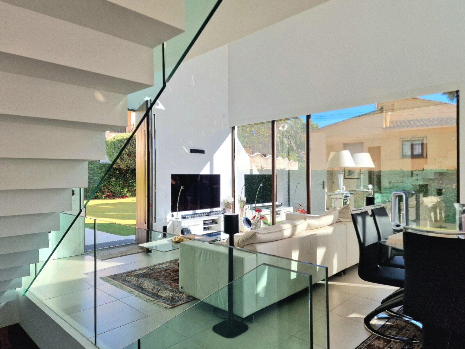 Walk to town and beach villa for sale in La Cometa Moraira