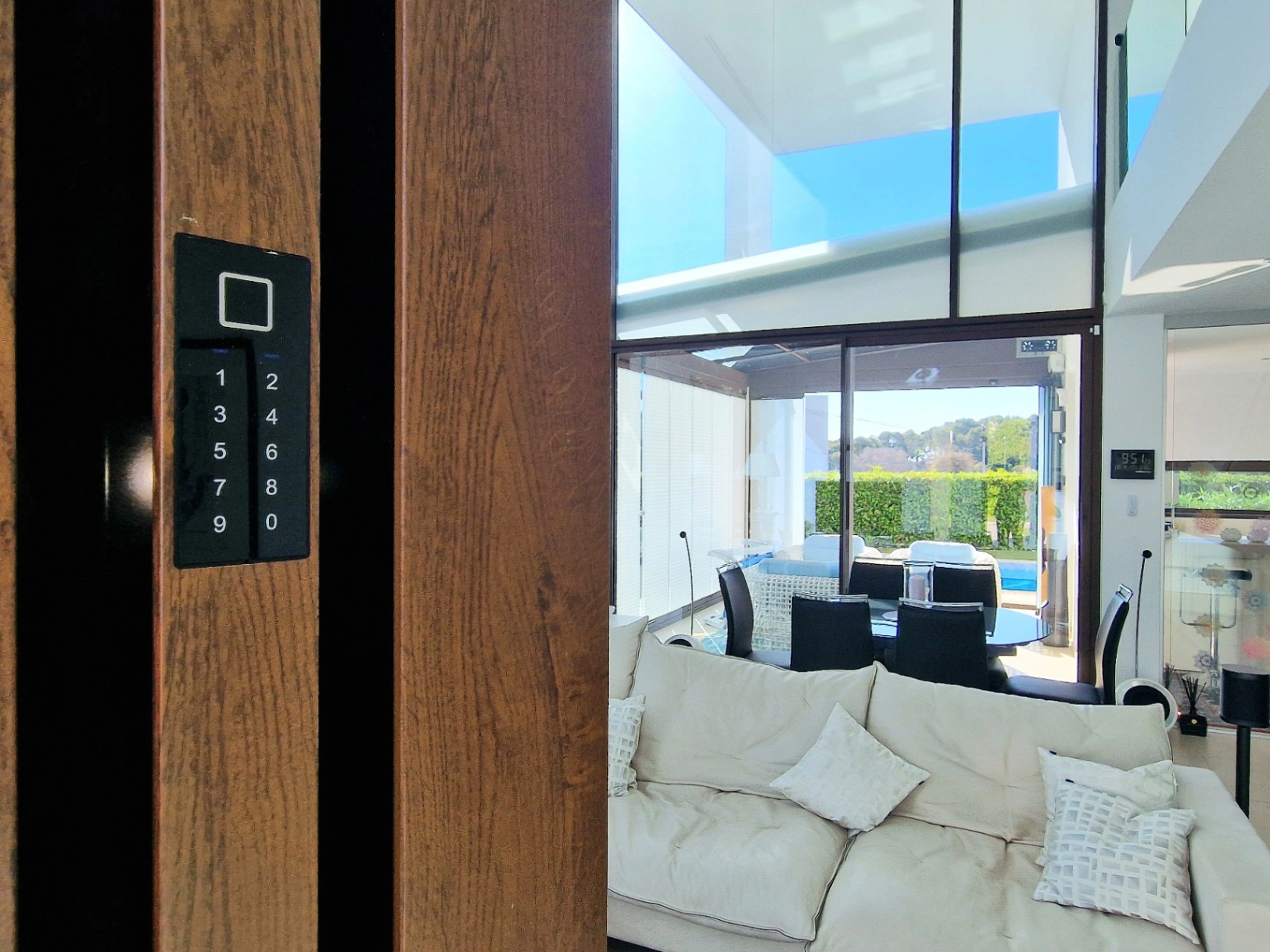 Walk to town and beach villa for sale in La Cometa Moraira