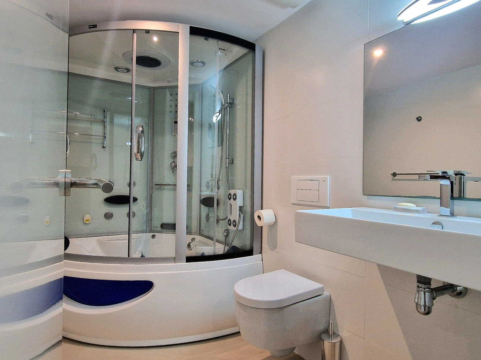 Walk to town and beach villa for sale in La Cometa Moraira