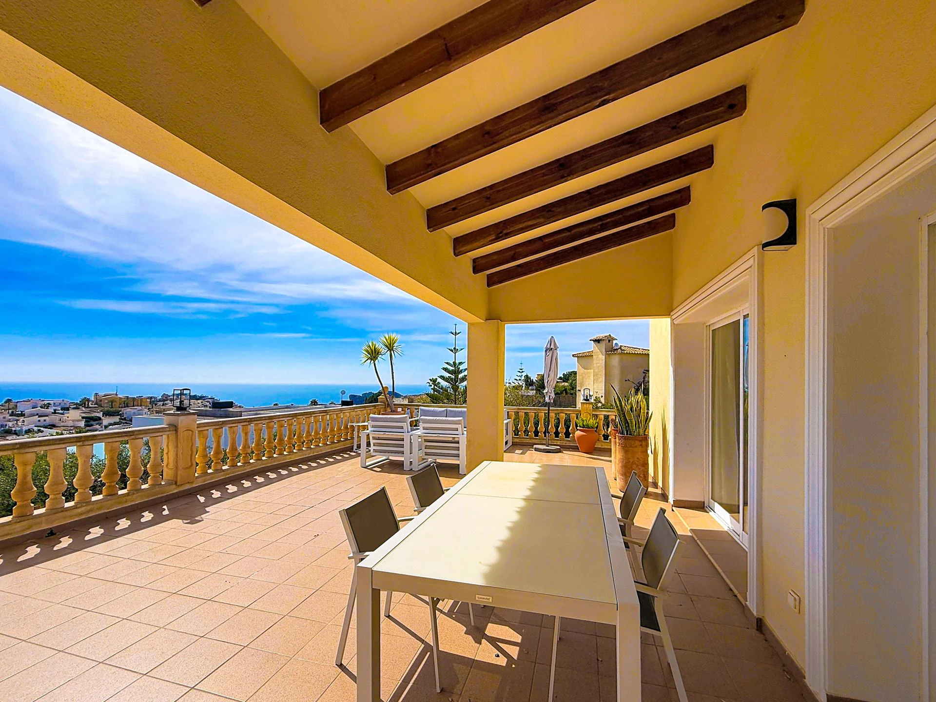 Cumbre del Sol, Villa with sea views