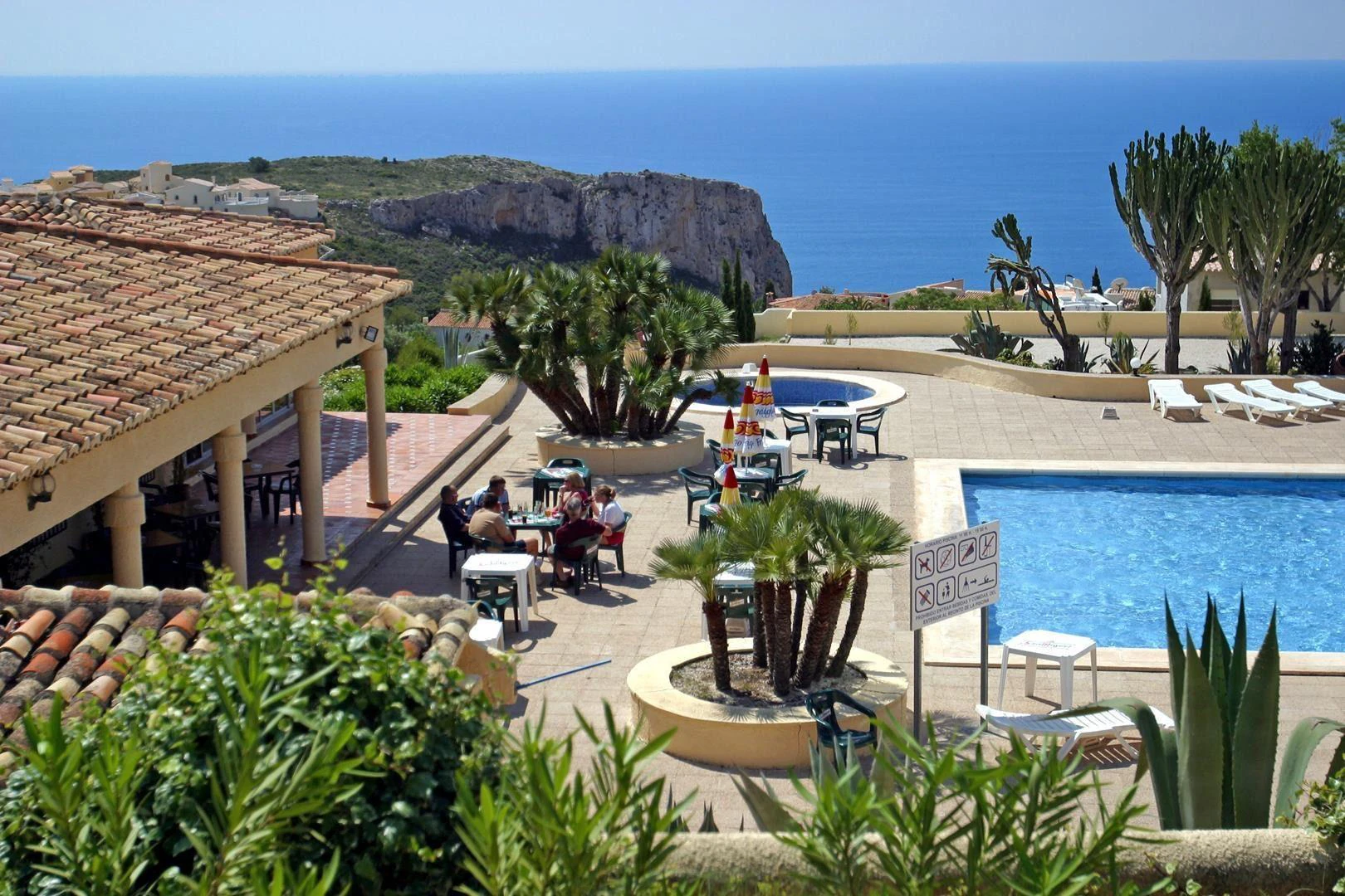 Cumbre del Sol: a modern luxury villa with stunning sea views