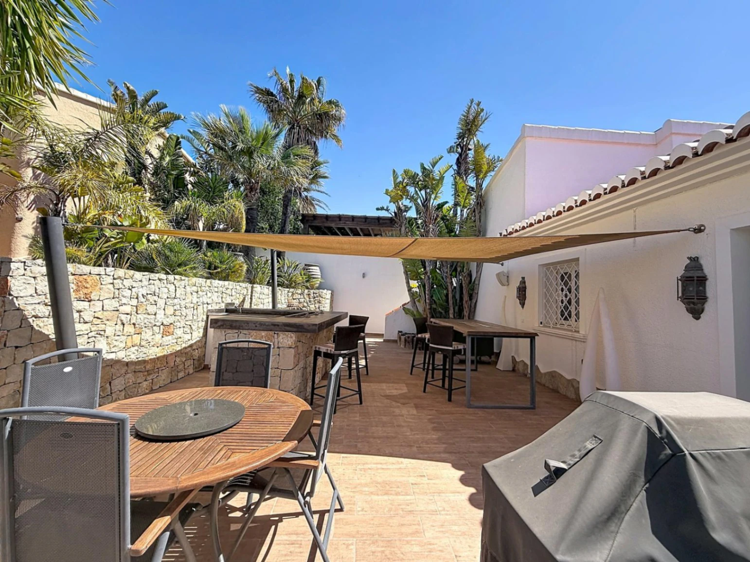 Cumbre del Sol, Luxury villa with panoramic sea views in Magnolias