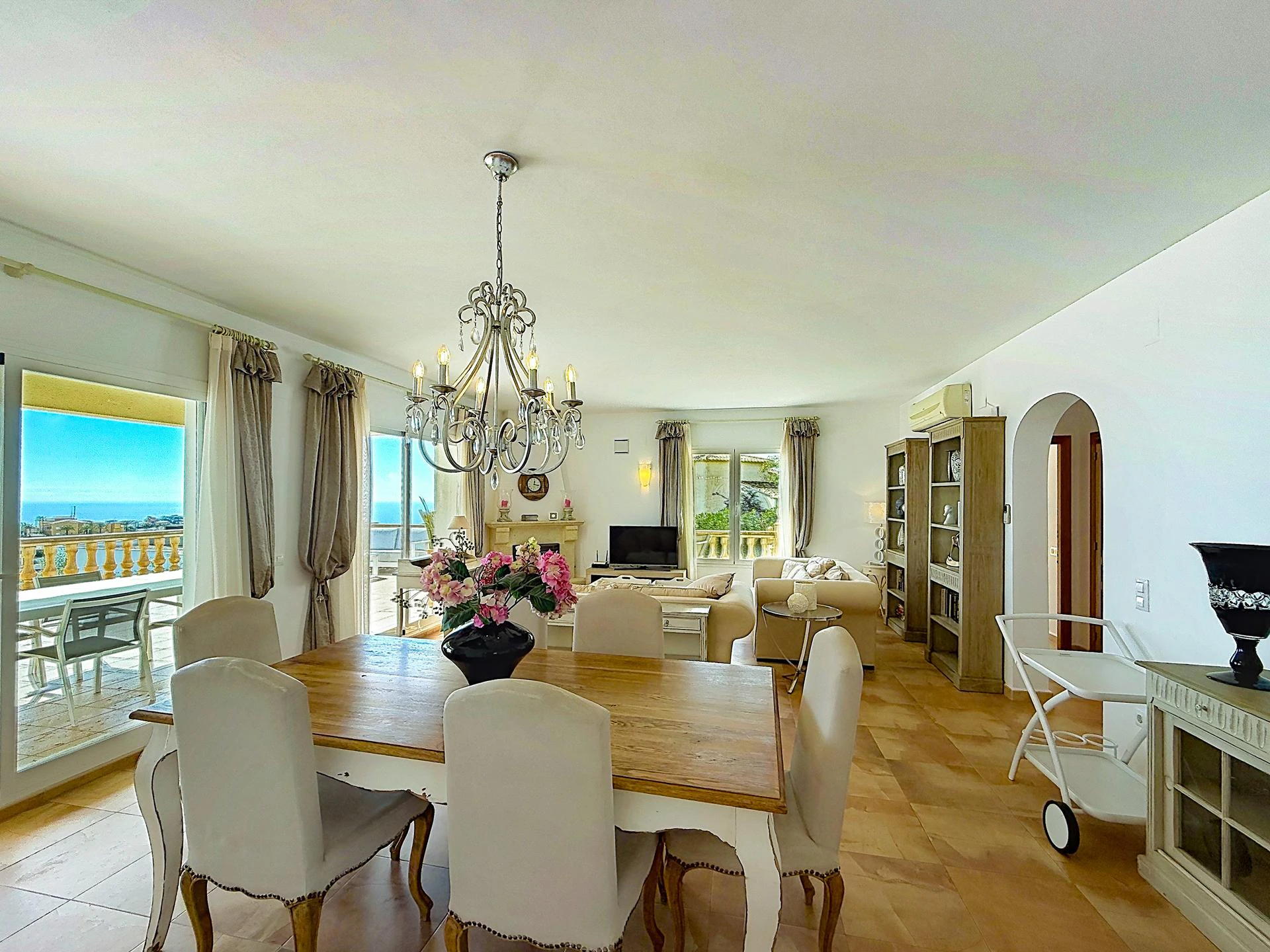 Cumbre del Sol, Villa with sea views