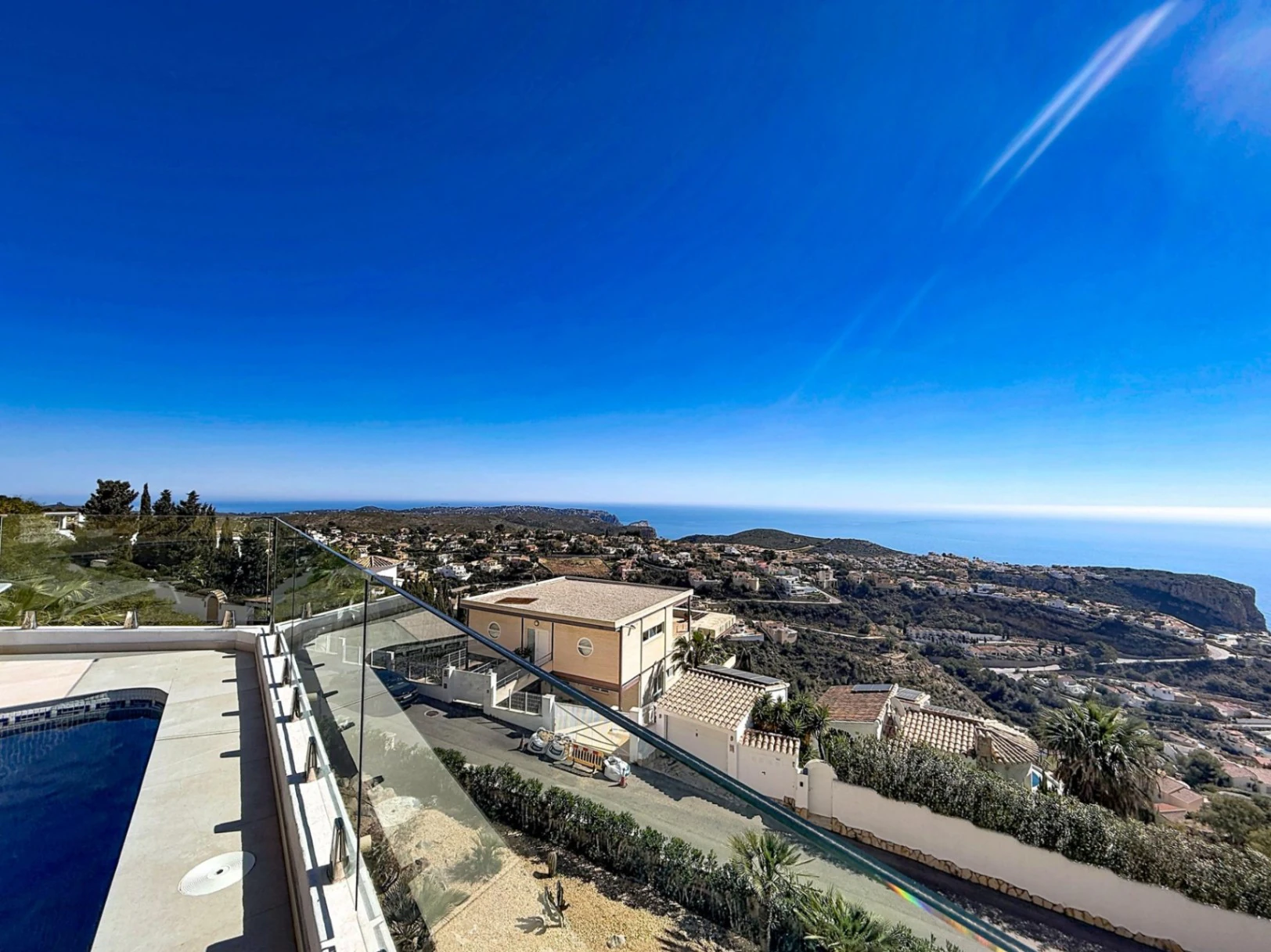 Cumbre del Sol villa renovated with spectacular sea views