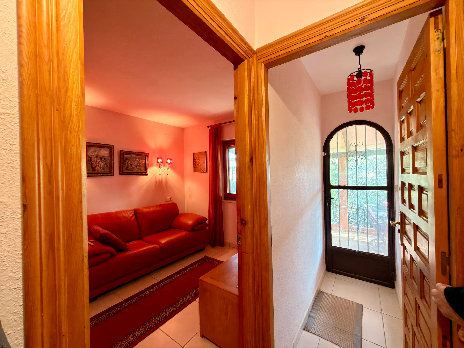 Cumbre del Sol: a Mediterranean-style villa with a swimming pool and sea views