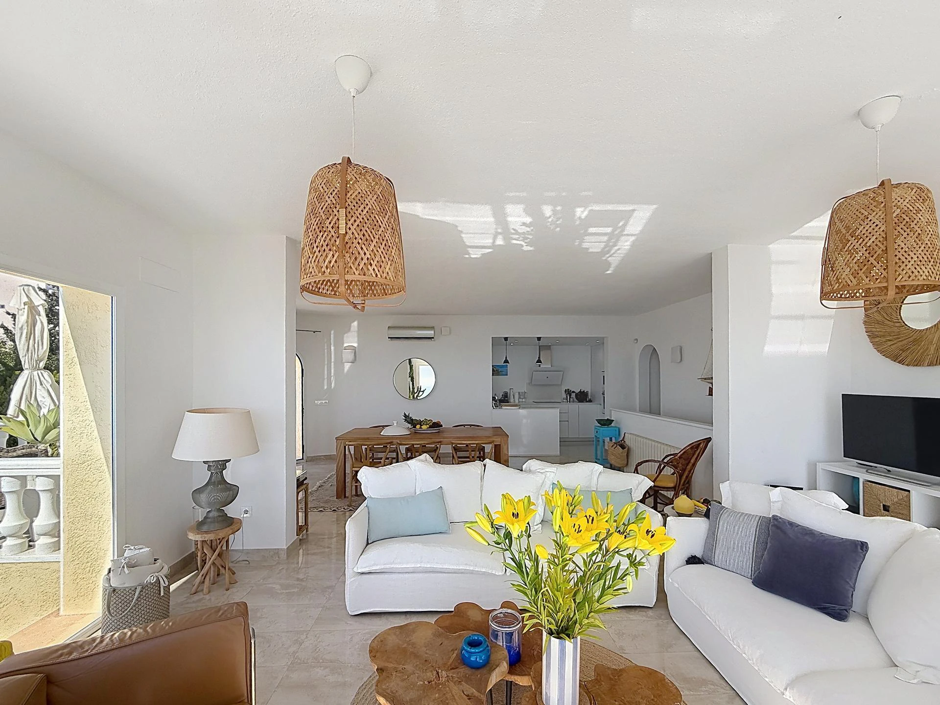 Cumbre del Sol villa renovated with spectacular sea views