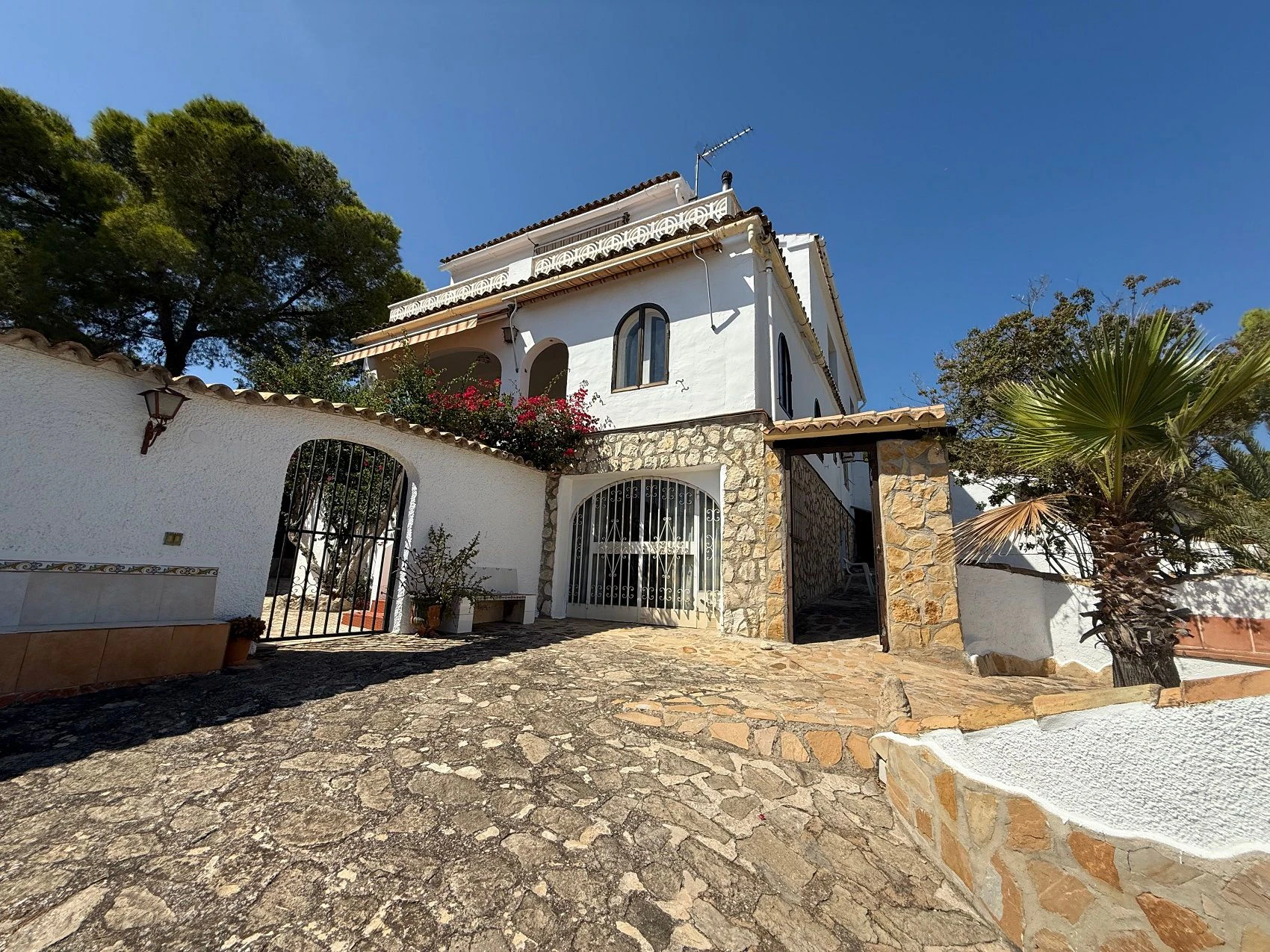 Villa for sale in Moraira, Alicante