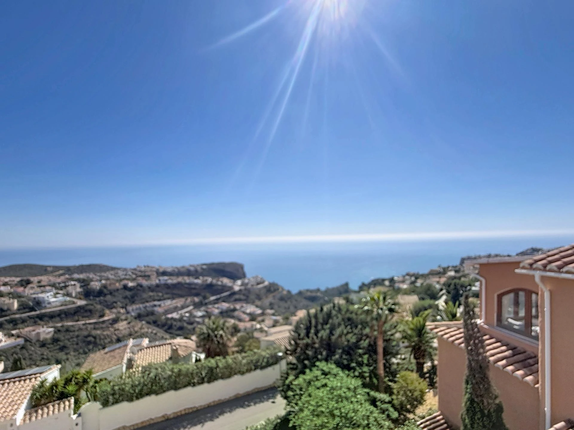 Cumbre del Sol villa renovated with spectacular sea views
