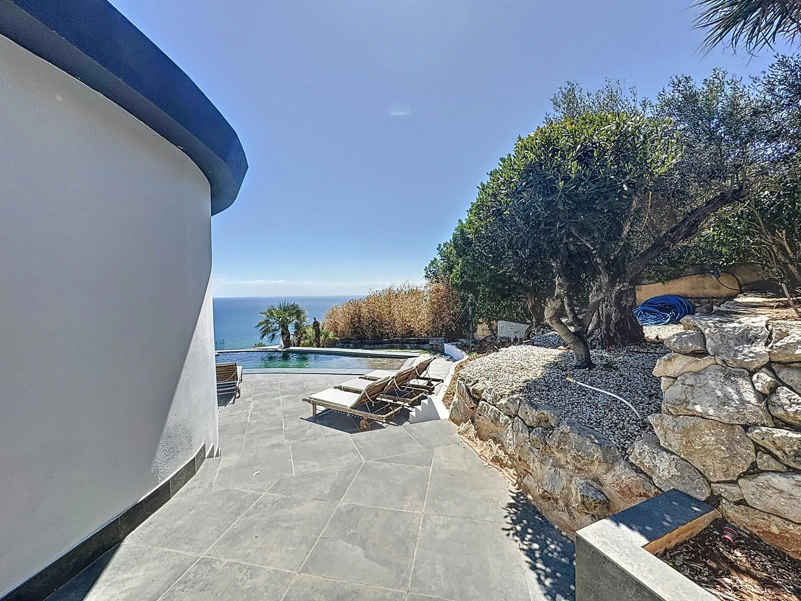 Cumbre del Sol Refurbished villa with sea views