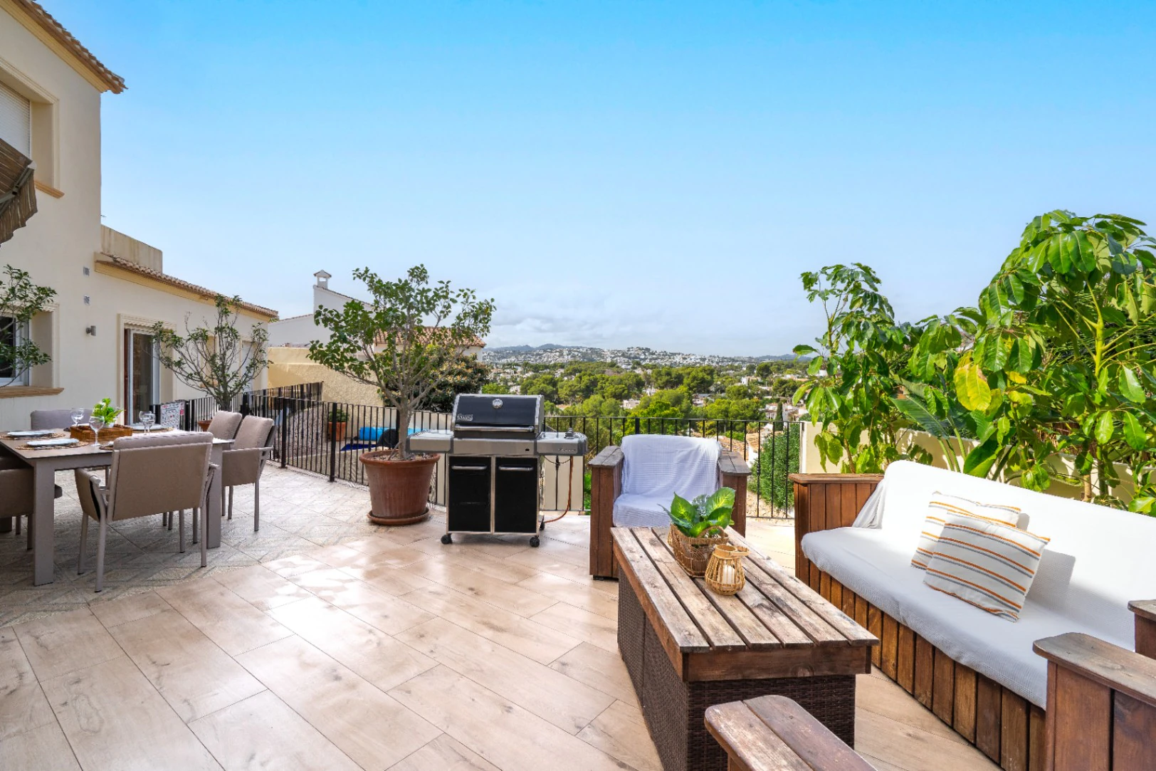 Villa for sale in El Portet area of Moraira surrounded by nature