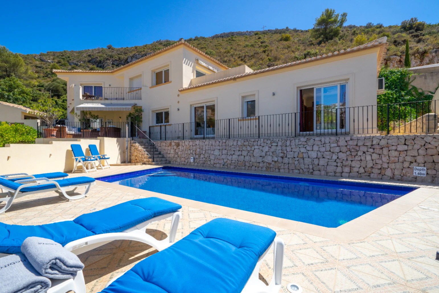 Villa for sale in El Portet area of Moraira surrounded by nature