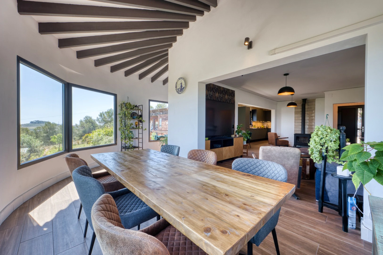 Beautiful renovated finca for sale in Benissa with sea views – ready to move in