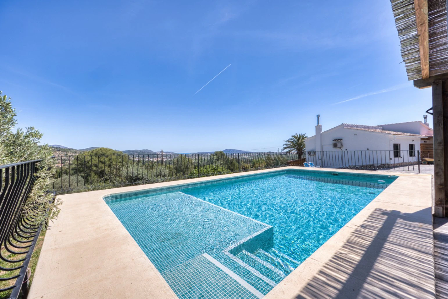 Beautiful renovated finca for sale in Benissa with sea views – ready to move in