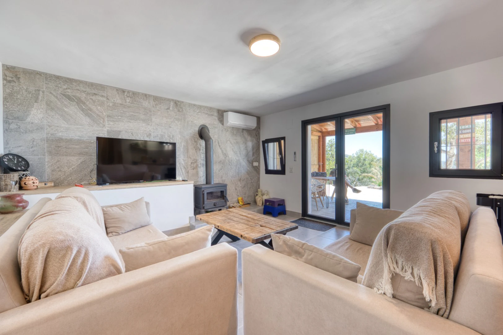 Beautiful renovated finca for sale in Benissa with sea views – ready to move in