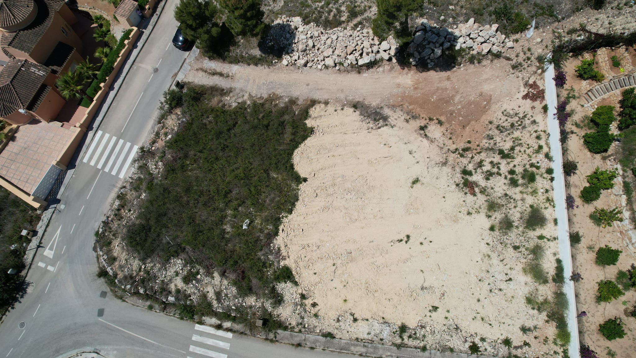 Fantástico proyecto de villa moderna con licencia y vistas al mar