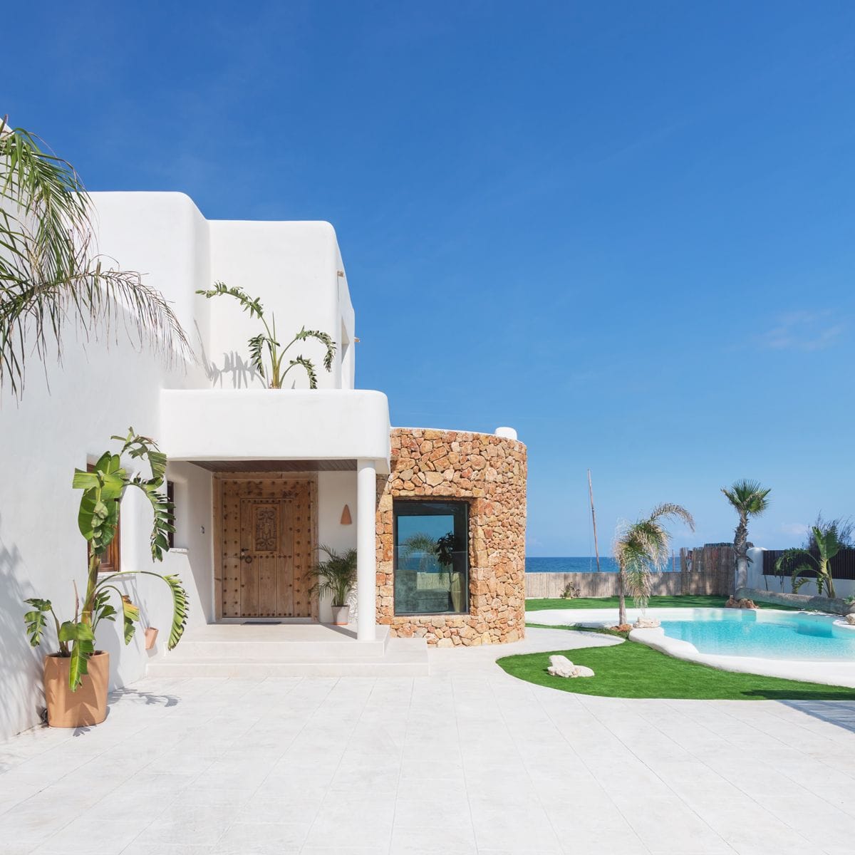 Villa de playa única con acceso directo a la playa en Denia