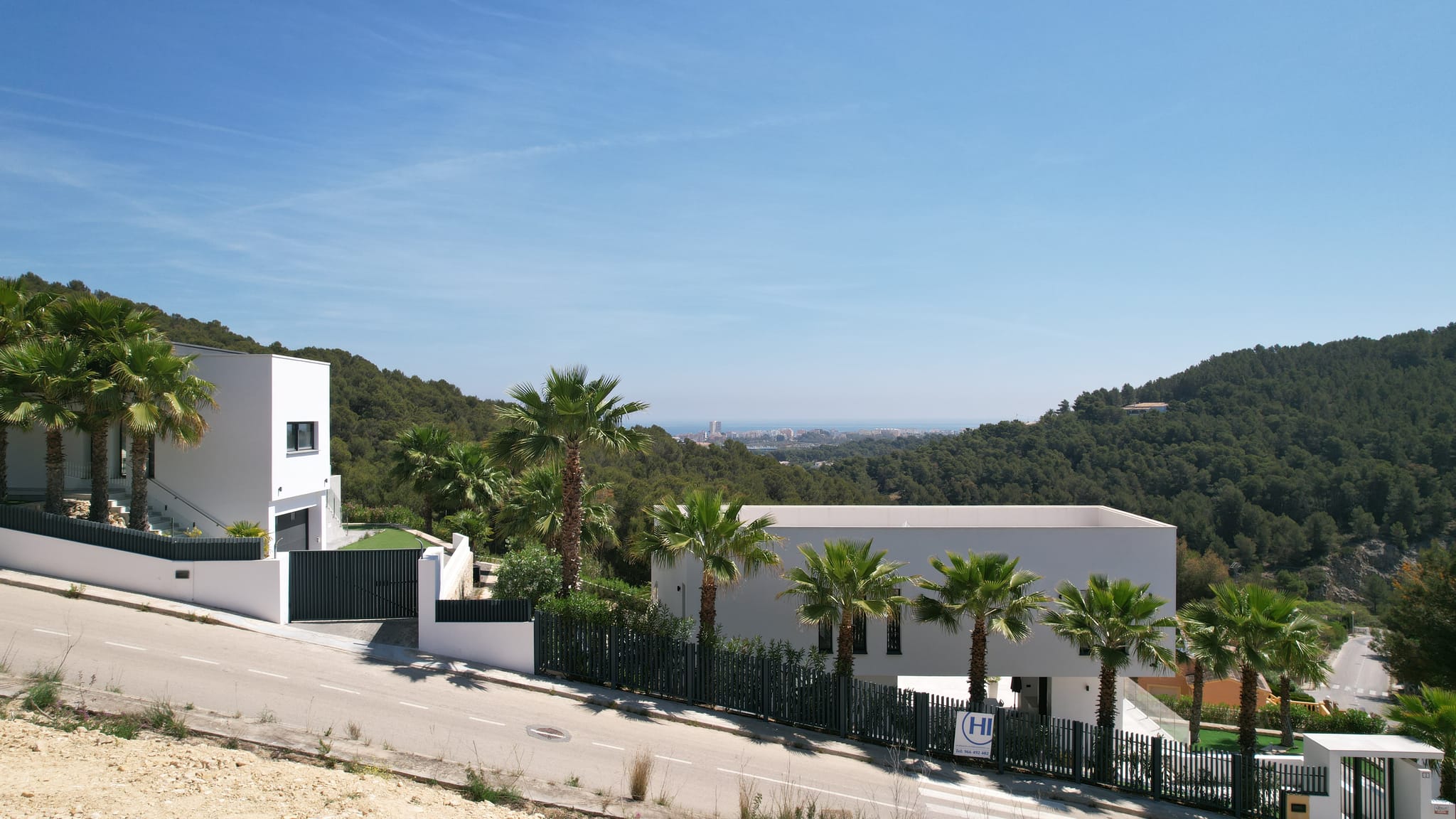 Fantástico proyecto de villa moderna con licencia y vistas al mar