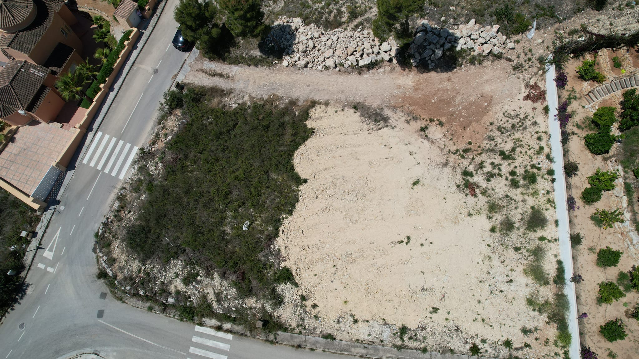 Fantástico proyecto de villa moderna con licencia y vistas al mar