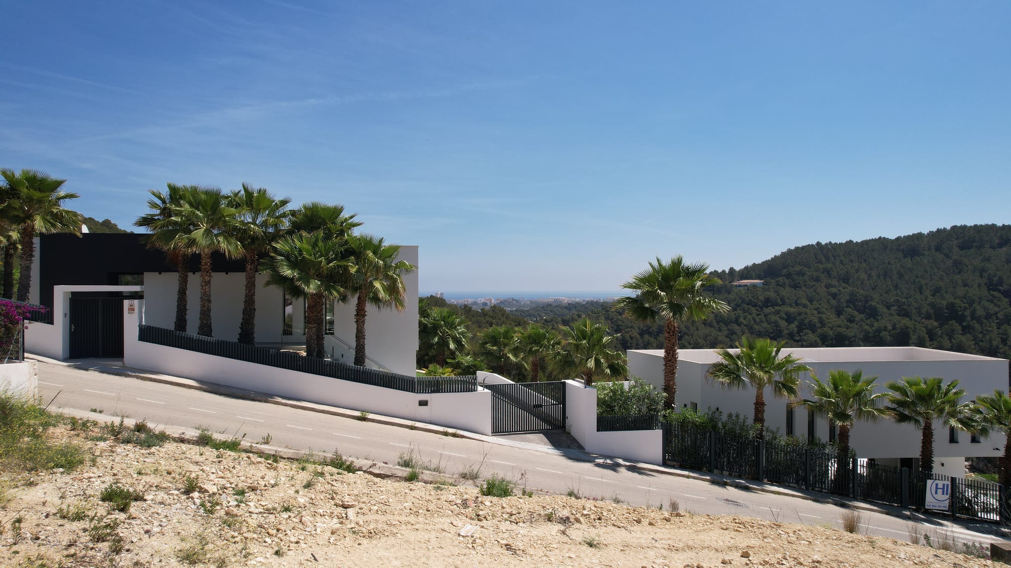 Fantástico proyecto de villa moderna con licencia y vistas al mar