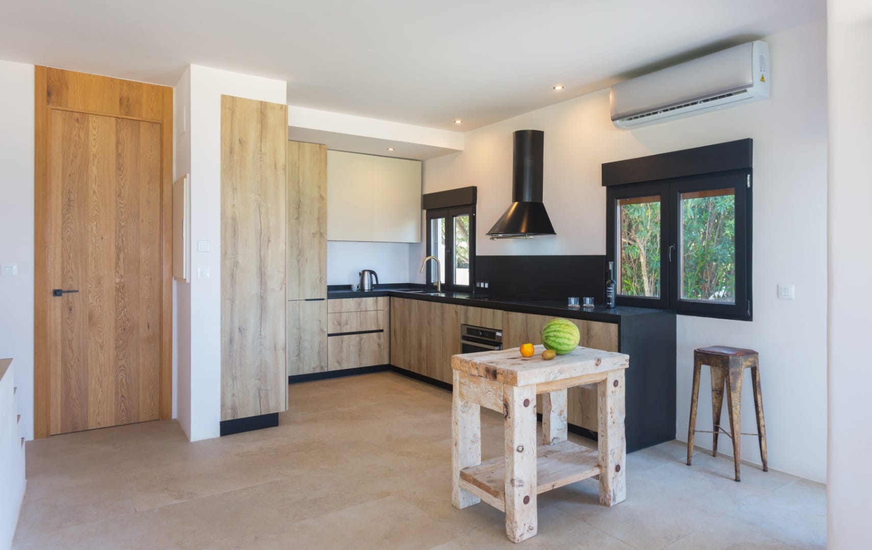 Villa de playa única con acceso directo a la playa en Denia