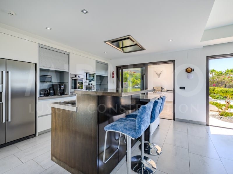 Venta. Chalet/Villa en Jávea