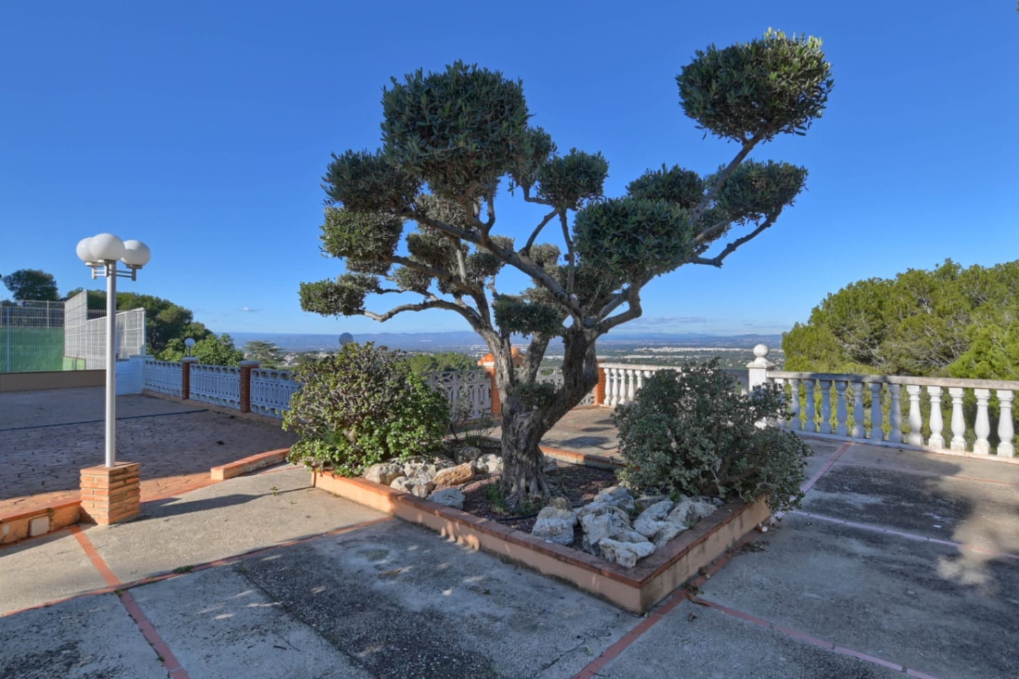 VILLA  GRAN TAMAÑO. VISTAS. PARCELA DOBLE
