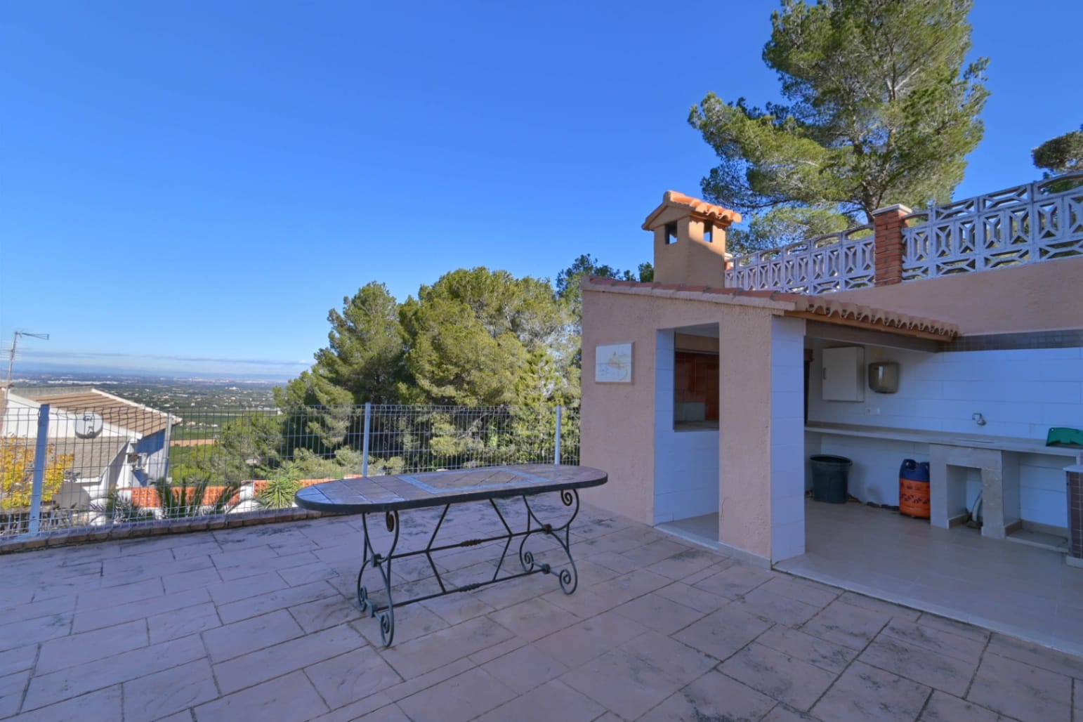 VILLA  GRAN TAMAÑO. VISTAS. PARCELA DOBLE