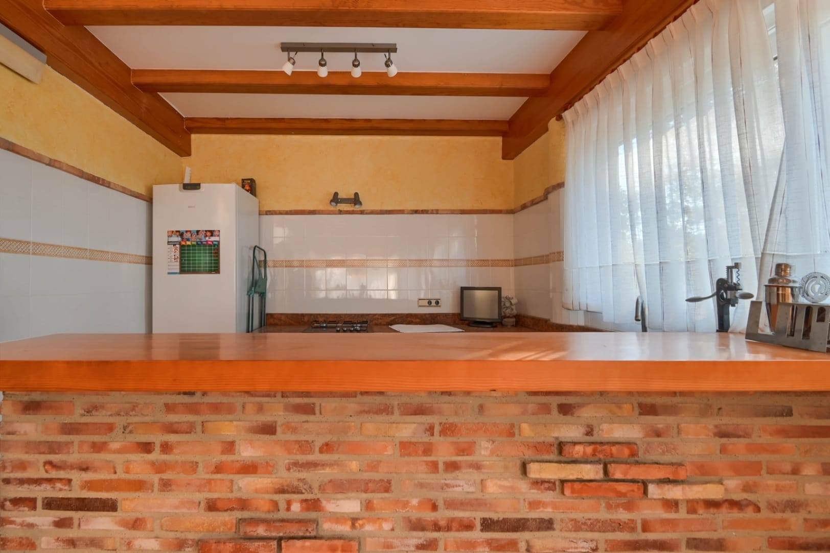 JOYA ARQUITECTÓNICA, PISCINA, TENIS Y CASA DE INVITADOS EN ALZIRA