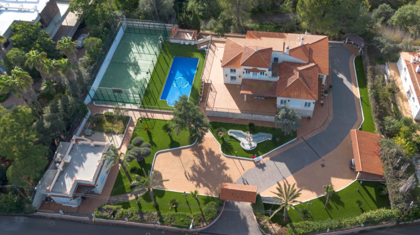 JOYA ARQUITECTÓNICA, PISCINA, TENIS Y CASA DE INVITADOS EN ALZIRA