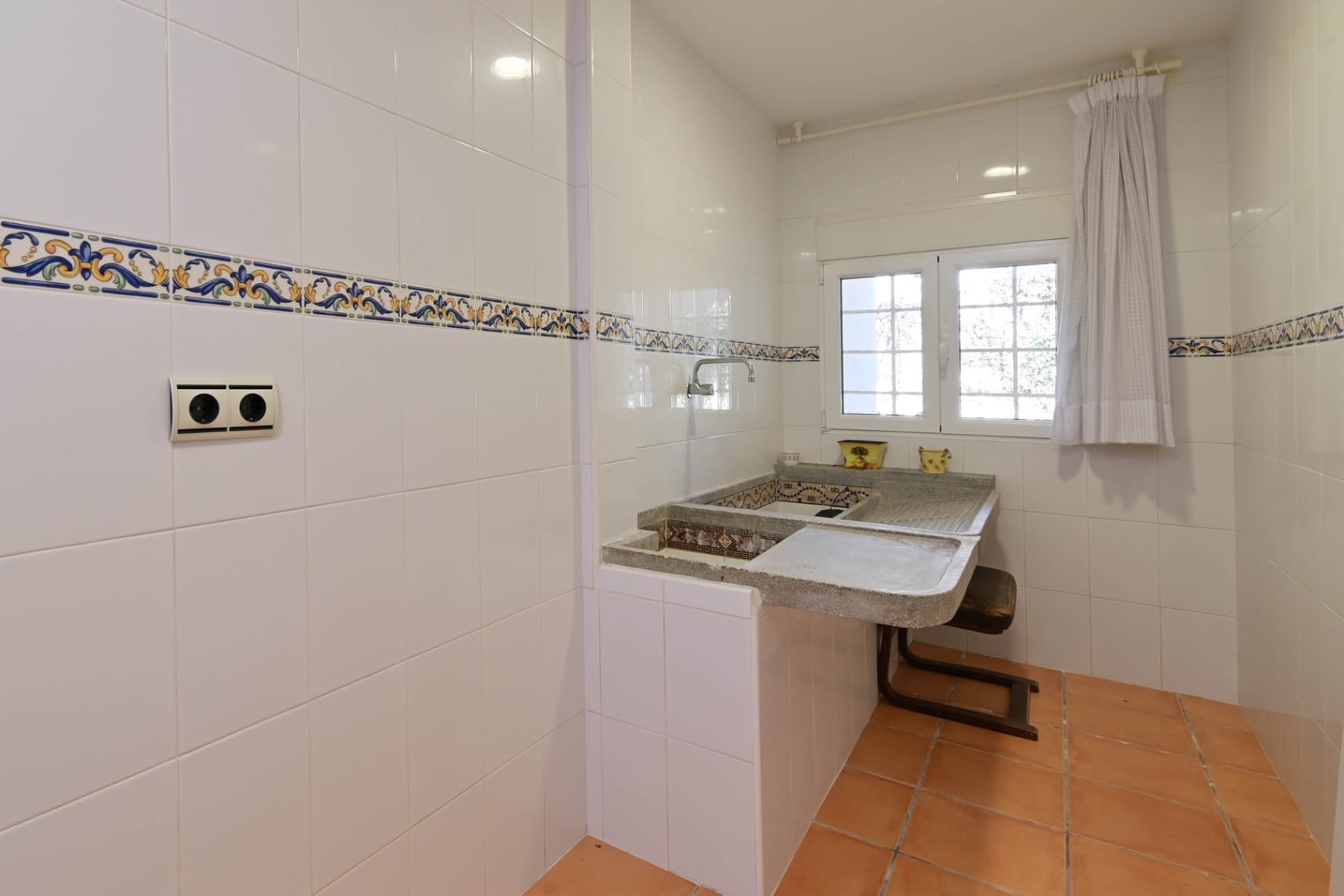 JOYA ARQUITECTÓNICA, PISCINA, TENIS Y CASA DE INVITADOS EN ALZIRA