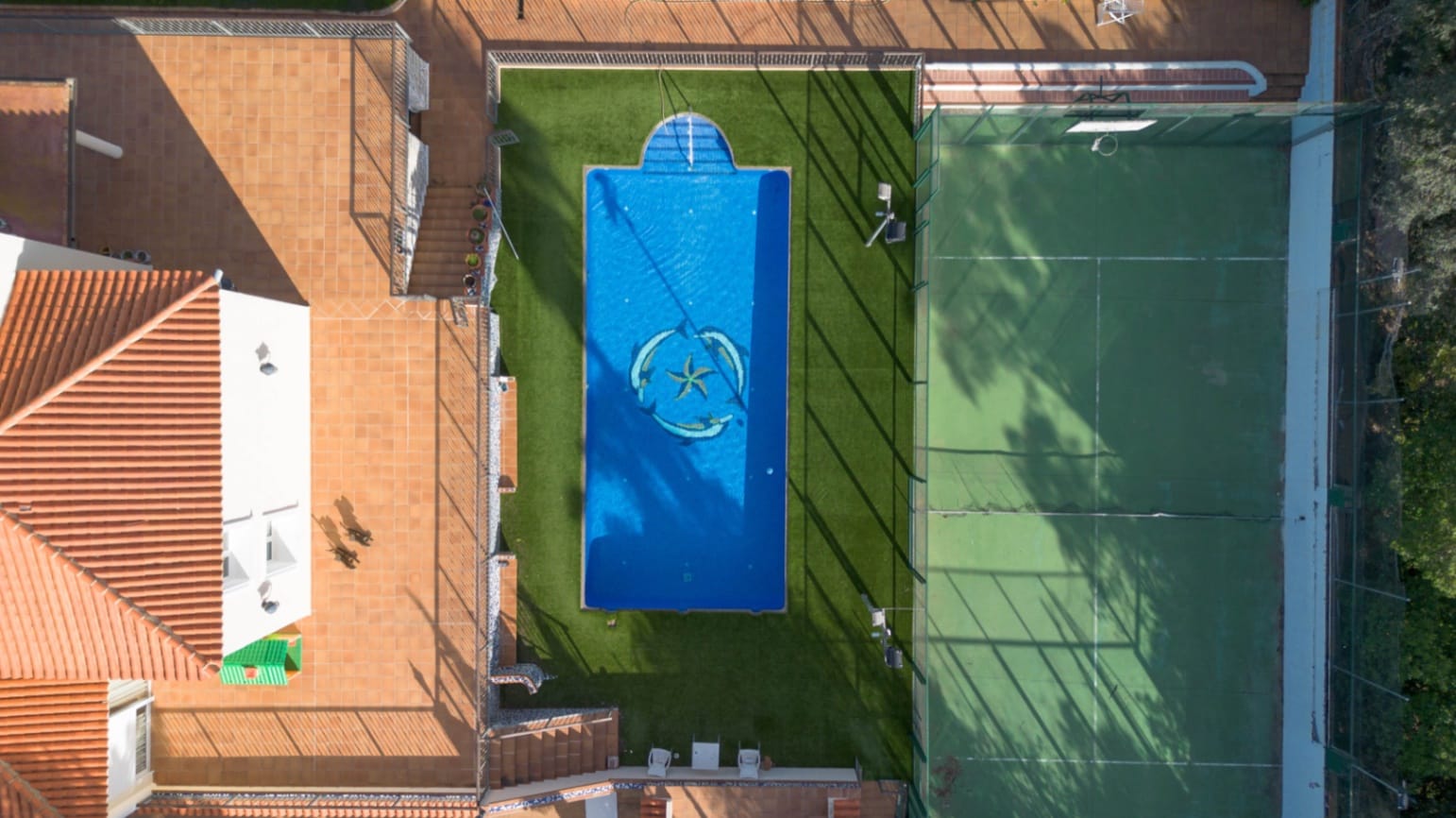 JOYA ARQUITECTÓNICA, PISCINA, TENIS Y CASA DE INVITADOS EN ALZIRA