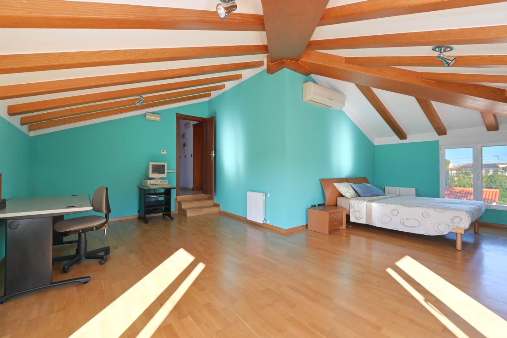 JOYA ARQUITECTÓNICA, PISCINA, TENIS Y CASA DE INVITADOS EN ALZIRA