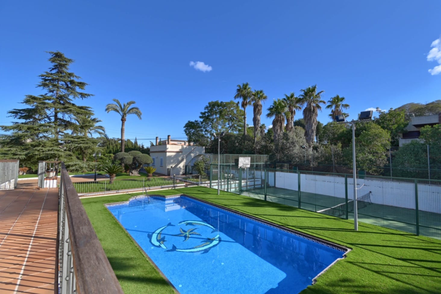 JOYA ARQUITECTÓNICA, PISCINA, TENIS Y CASA DE INVITADOS EN ALZIRA