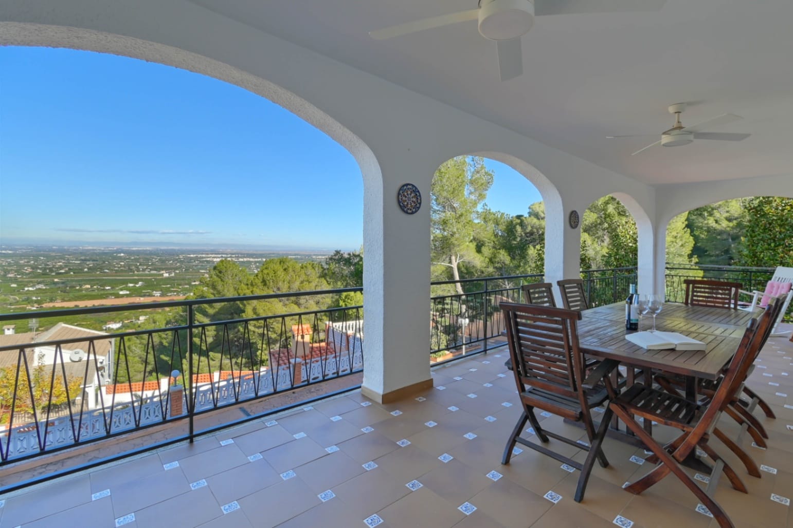 VILLA  GRAN TAMAÑO. VISTAS. PARCELA DOBLE