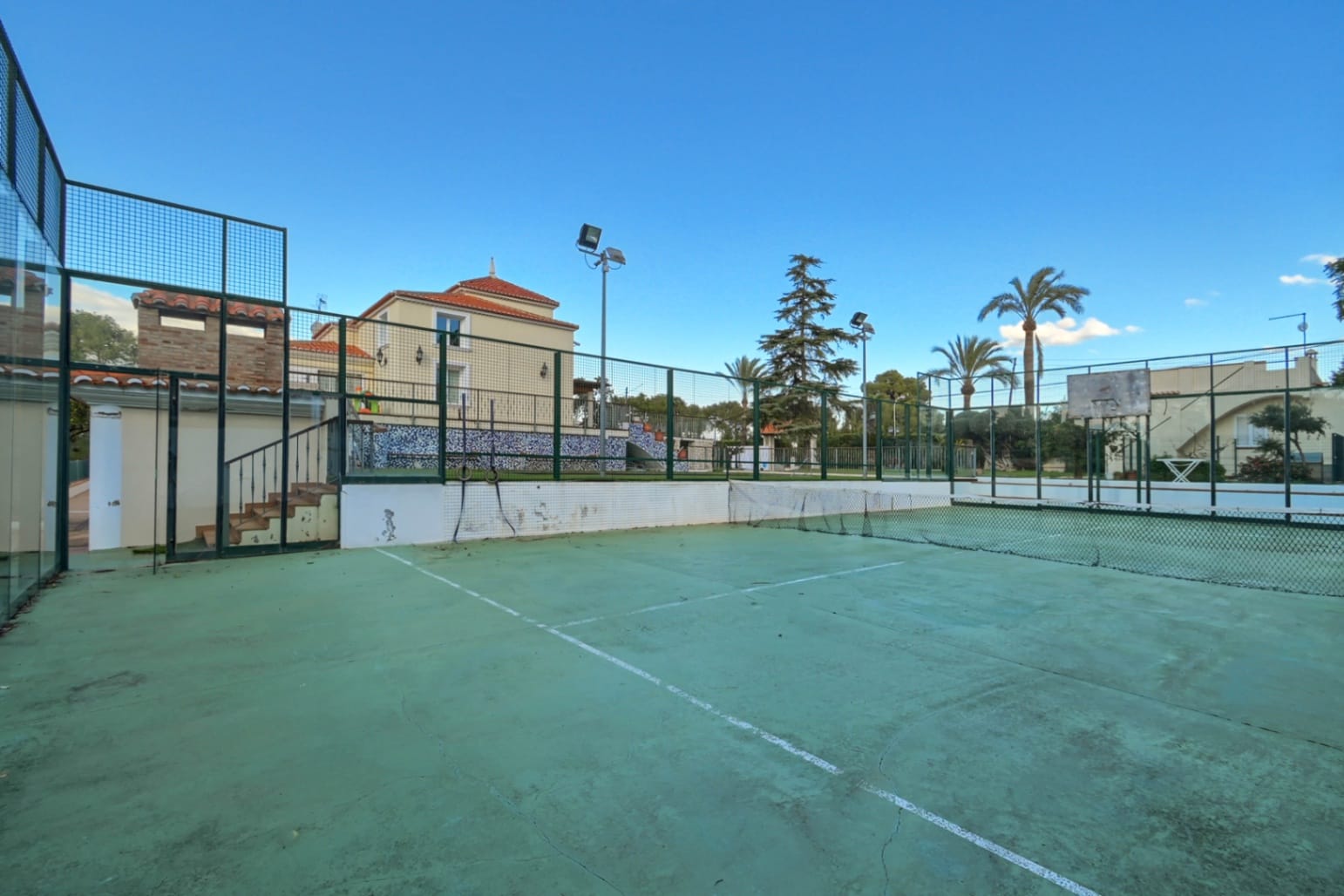 JOYA ARQUITECTÓNICA, PISCINA, TENIS Y CASA DE INVITADOS EN ALZIRA
